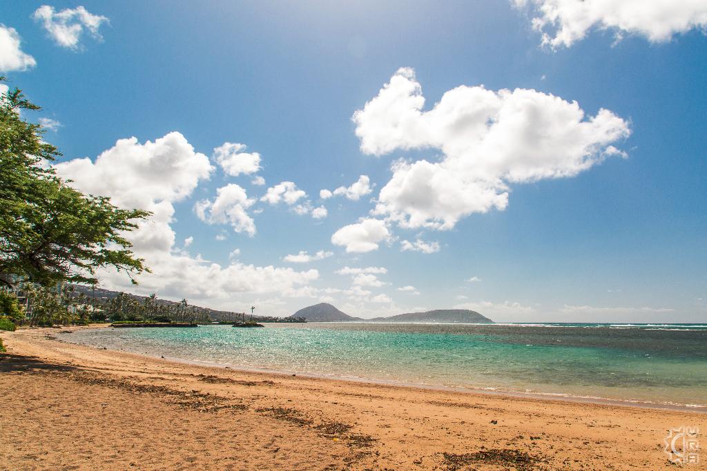 Waialae Beach in Kahala, Oahu, Hawaii Hawaiian Beach Rentals