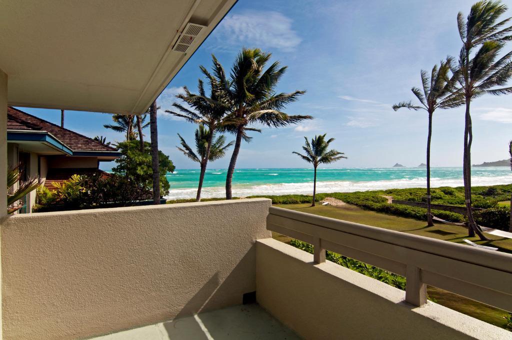 Beachfront Oahu Heavenly Estate, Vacation Rental in Kailua North Shore
